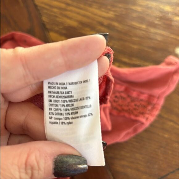 American Eagle lace detail button down top size XS 82% cotton - Picture 5 of 12